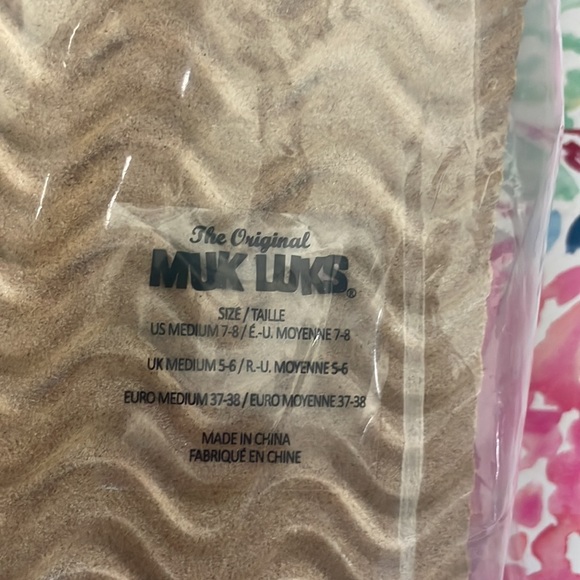 Muk Luks platform slippers - Picture 8 of 9